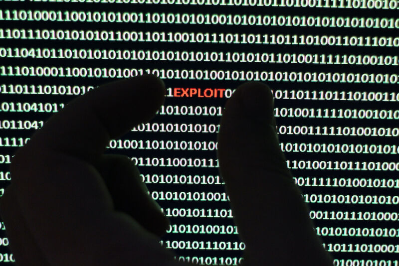 Russian hackers using spyware exploits